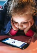 limiter-temps-ecran-enfants-conseils-astuces-ecrans-limite